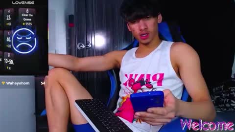 gael_jones online show from December 18, 5:36 am