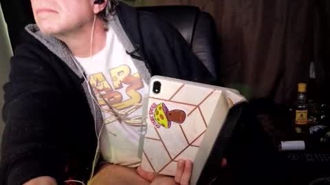 garnettrobert438 online show from February 8, 1:55 am