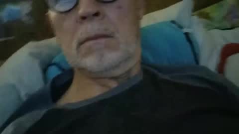 gatodes6116291 online show from June 11, 4:21 am