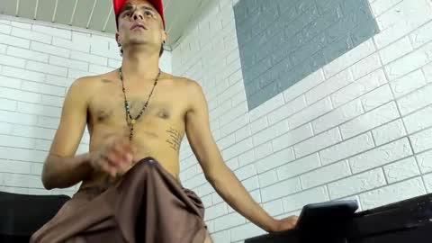 georgepervertscock online show from April 21, 1:42 am