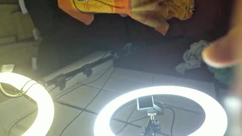 A  A online show from February 11, 4:24 pm