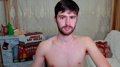 gilbertogonzales online show from December 8, 4:39 pm