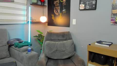 Giorgio leone online show from April 18, 2:35 am