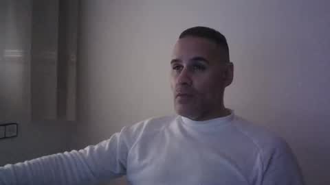 Snapshot of gioshadow chatting on January 2, 1:19 pm gioshadow online show from January 2, 1:19 pm