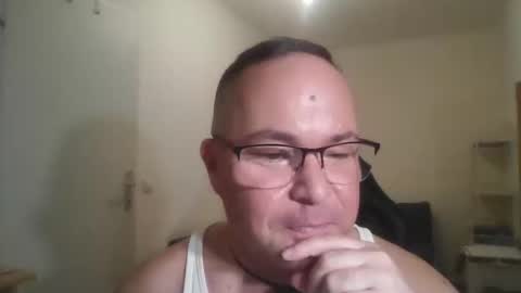 Snapshot of giulio203 chatting on October 23, 6:55 pm giulio203 online show from October 23, 6:55 pm