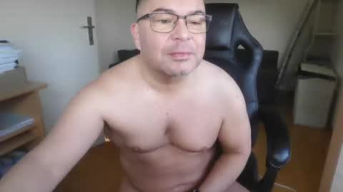 Snapshot of giulio203 chatting on February 15, 10:22 am giulio203 online show from February 15, 10:22 am