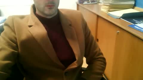 giuseppevai1 online show from December 15, 6:27 pm