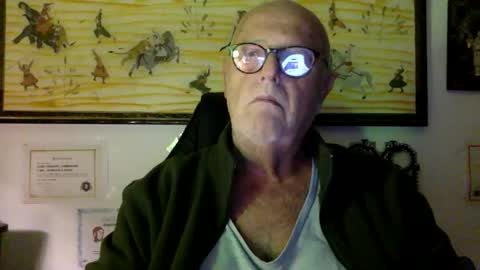 giutomma930394 online show from October 12, 10:15 pm