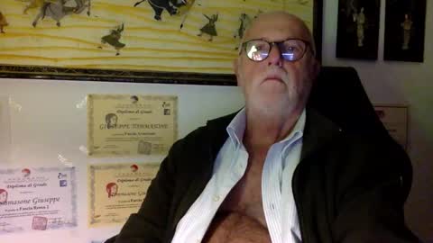 giutomma930394 online show from November 15, 11:29 pm