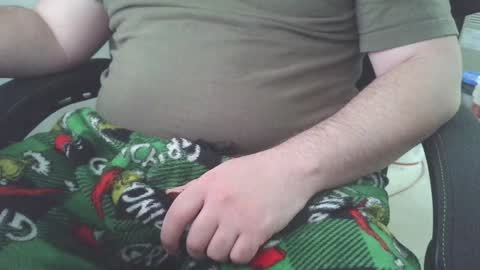 Snapshot of givemeitniceandslow chatting on December 20, 8:17 am JuicyThickkkDaddy online show from December 20, 8:17 am