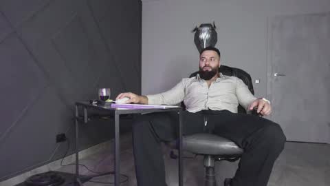 Matthew .. for short call me Matt online show from November 8, 4:48 am