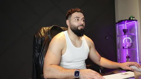 Matthew .. for short call me Matt online show from March 30, 11:06 pm