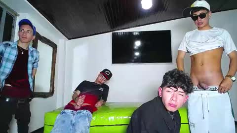 THOMAS AND DAMIAND online show from November 1, 6:45 pm