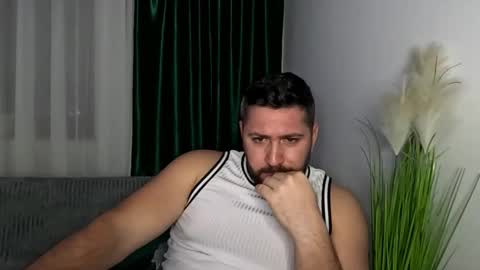 gold_alpha_boy online show from March 18, 8:12 pm