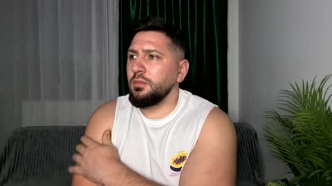 gold_alpha_boy online show from May 11, 6:16 pm