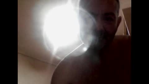 Snapshot of gonzalobilbaogon chatting on December 24, 6:28 pm gonzalo online show from December 24, 6:28 pm