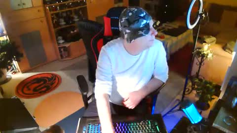 google5001 online show from February 3, 6:51 am