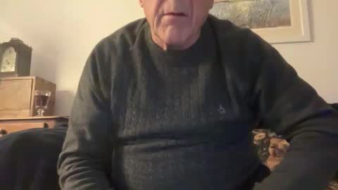 grandadgunner869565 online show from March 4, 10:39 pm