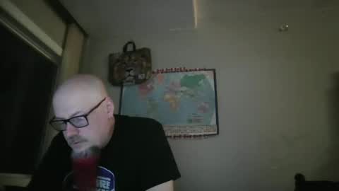 Snapshot of gregrev chatting on October 22, 2:37 am gregrev online show from October 22, 2:37 am