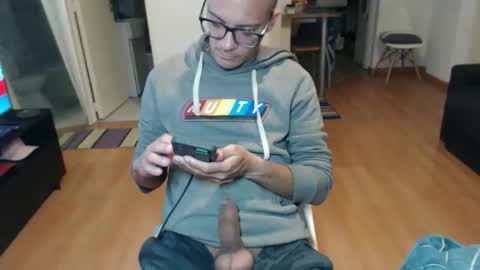 guachin_new online show from April 12, 1:09 am