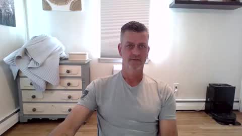 gudguy2025 online show from May 5, 12:18 pm