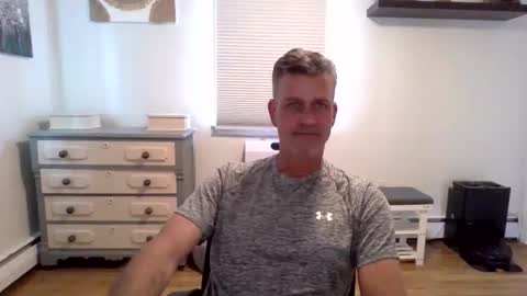 gudguy2025 online show from May 20, 5:19 pm
