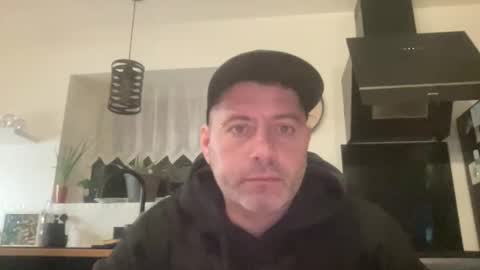 guil0 online show from February 1, 12:20 am