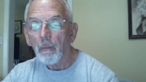 Roy online show from December 14, 1:49 pm