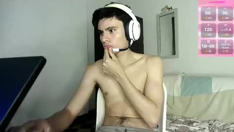 Snapshot of guts1_ chatting on October 16, 3:47 am  Guts  online show from October 16, 3:47 am