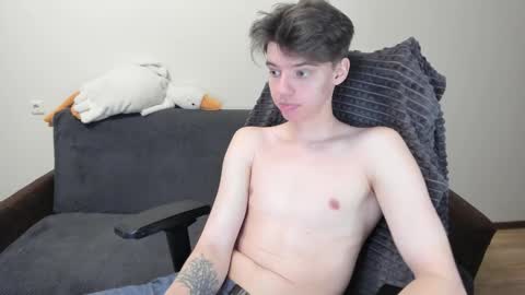 guy_liam1 online show from December 14, 1:51 pm