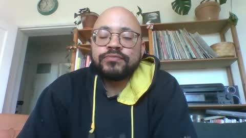 guy_wood15 online show from April 22, 9:36 am