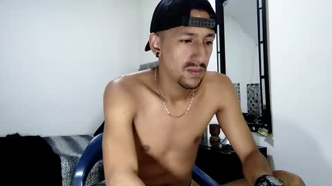 Snapshot of guykarim chatting on December 7, 9:11 pm karim online show from December 7, 9:11 pm