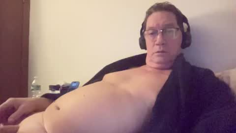 Snapshot of gwashere4u chatting on December 16, 5:17 am gwashere4u online show from December 16, 5:17 am