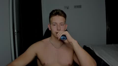 Oliver online show from April 26, 8:05 pm