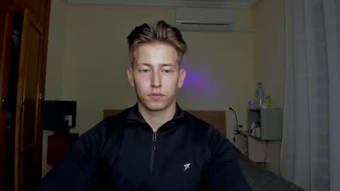 Oliver online show from February 27, 9:47 pm