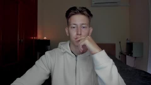 Oliver online show from March 8, 5:09 pm