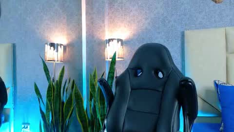 H A I R Y D I A M O N D online show from September 30, 12:09 pm