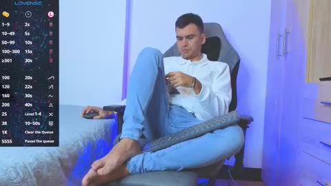 hamiltong12 online show from March 13, 11:11 pm