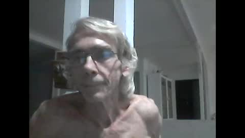 Snapshot of handshappyfu1 chatting on October 1, 6:34 pm handshappyfu1 online show from October 1, 6:34 pm