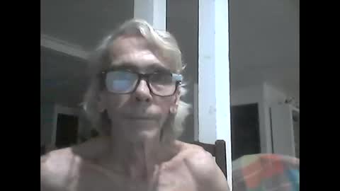 Snapshot of handshappyfu1 chatting on October 22, 6:10 pm handshappyfu1 online show from October 22, 6:10 pm