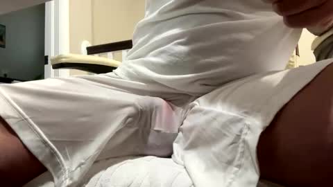 hangit0ut online show from March 5, 12:55 pm