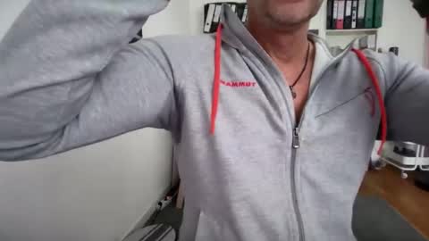 hanky online show from February 17, 2:16 pm