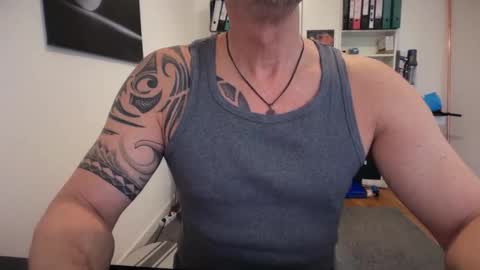 hanky online show from February 22, 1:23 pm