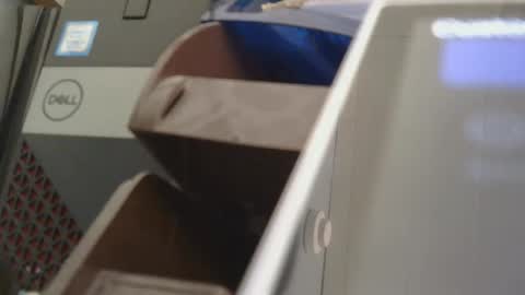 tom online show from April 23, 12:10 pm