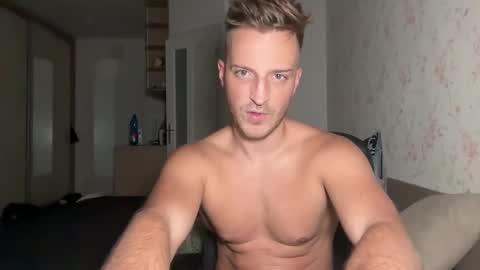 hanzlagerfelt online show from November 11, 8:58 pm