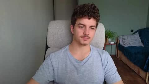 Snapshot of hellish_sugar chatting on October 21, 7:22 am Remy online show from October 21, 7:22 am
