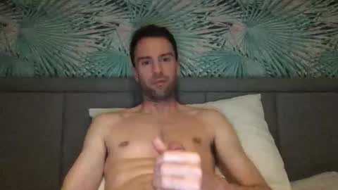 Snapshot of hellolucas69 chatting on September 18, 8:22 pm Lucas online show from September 18, 8:22 pm