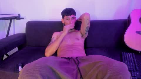 henrik_senn online show from November 17, 2:36 am