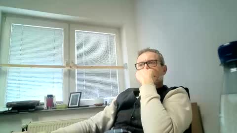 hering76 online show from March 30, 10:38 am