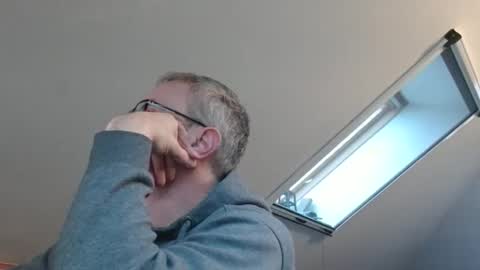 hering76 online show from March 15, 7:27 am